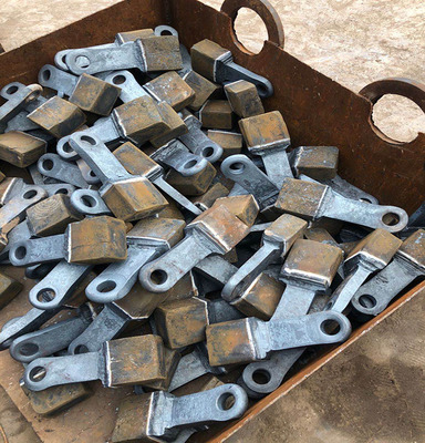 哈爾濱賓縣PC850破碎機(jī)錘頭高錳鋼錘頭河卵石